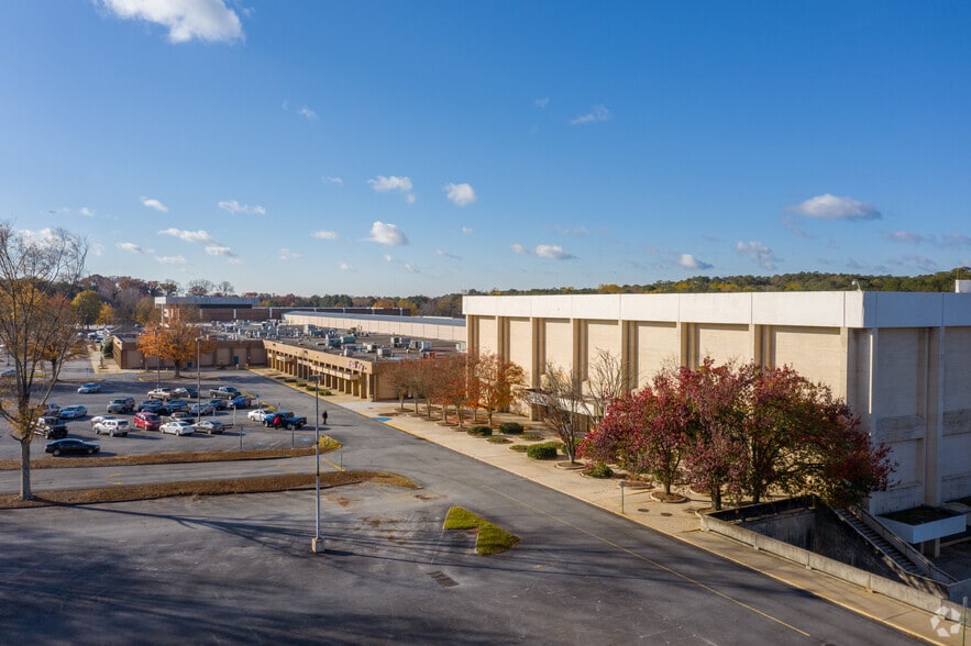 2801 Candler Rd, Decatur, GA for lease - Building Photo - Image 2 of 9