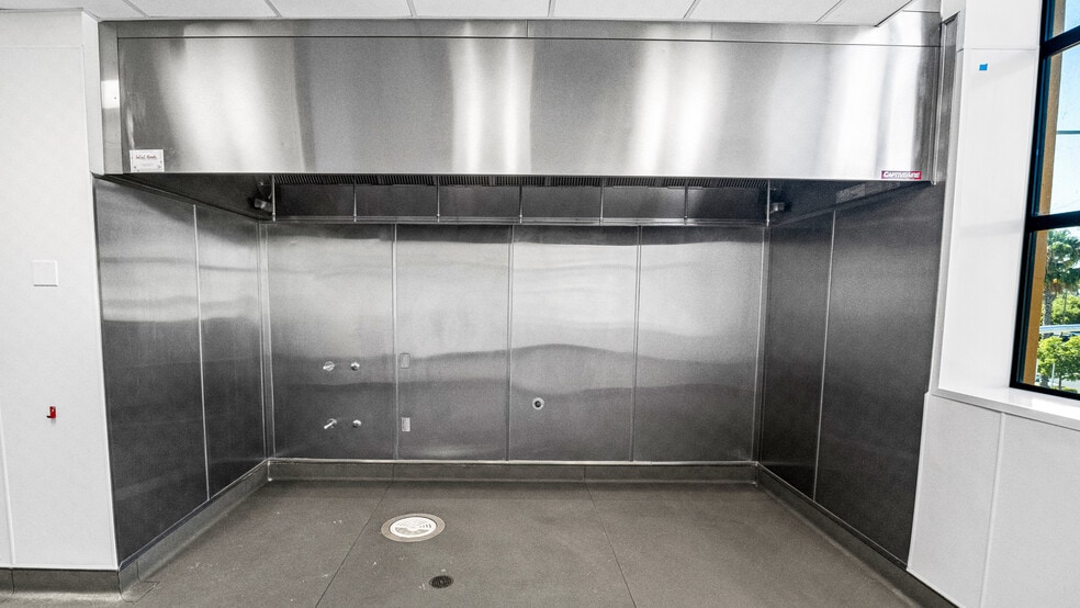 456 Elm Ave, Long Beach, CA for sale - Interior Photo - Image 3 of 48