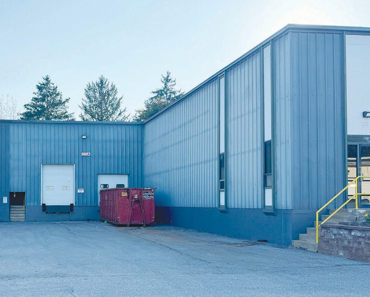 1901 Mayview Rd, Bridgeville, PA for lease - Building Photo - Image 2 of 9