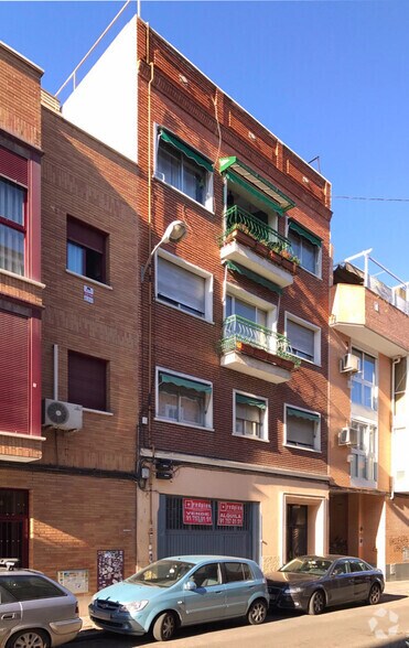 Calle Eduardo Requenas, 38, Madrid, Madrid for sale - Building Photo - Image 1 of 1