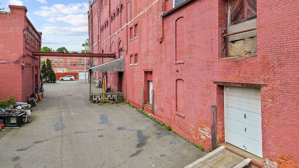 431 Harris Ave, Providence, RI 02909 431 Harris Ave Providence, RI