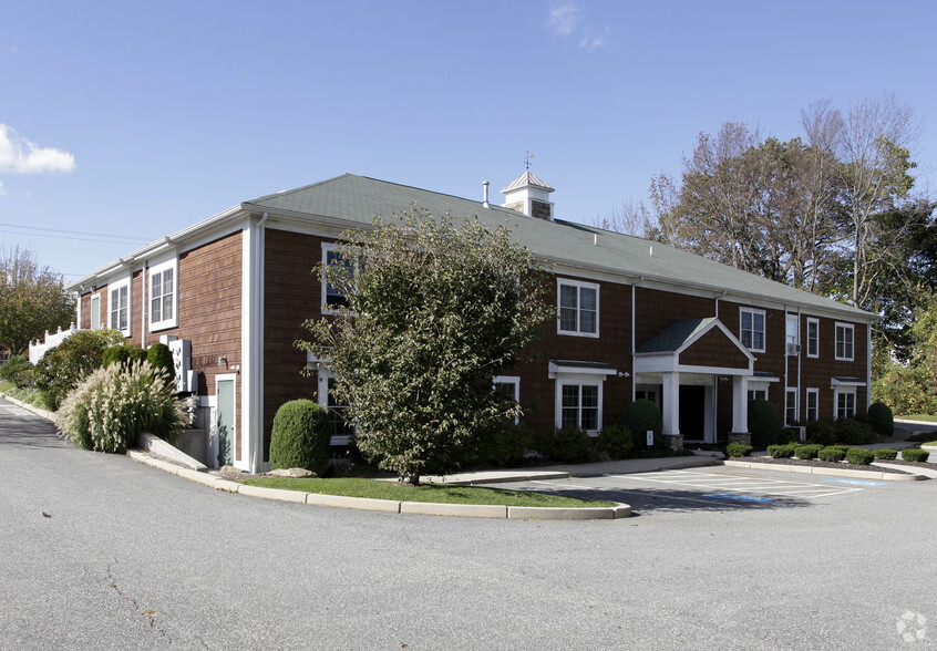 1370 S County Trl, East Greenwich, RI for lease - Building Photo - Image 2 of 2