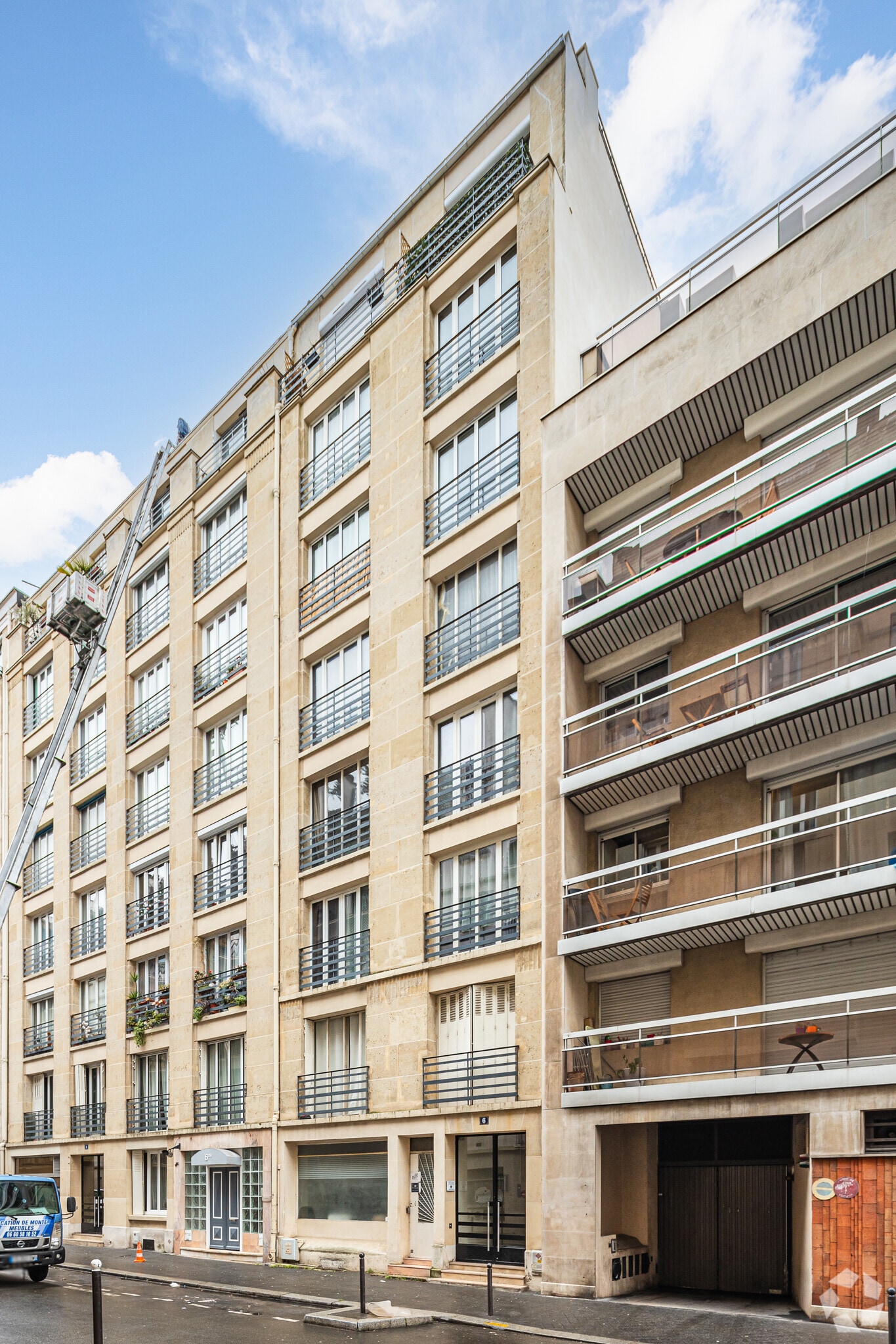 Office in Paris for lease Primary Photo- Image 1 of 2