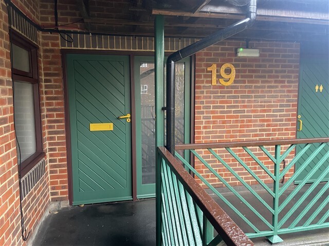 1-32 Hyde St, Winchester for lease - Building Photo - Image 1 of 5