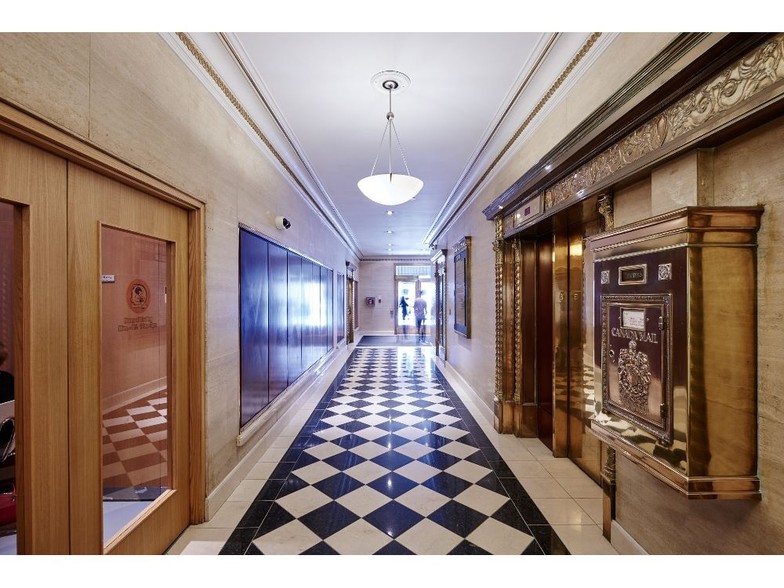 350 Bay St, Toronto, ON for lease - Lobby - Image 3 of 38