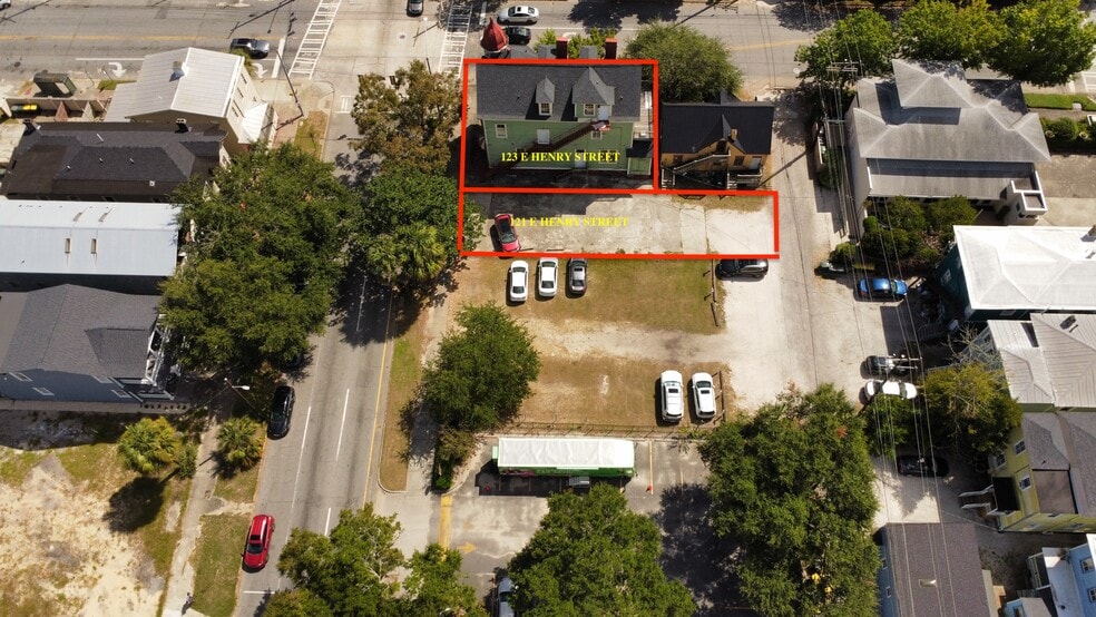 123 E Henry St, Savannah, GA for sale - Building Photo - Image 2 of 6