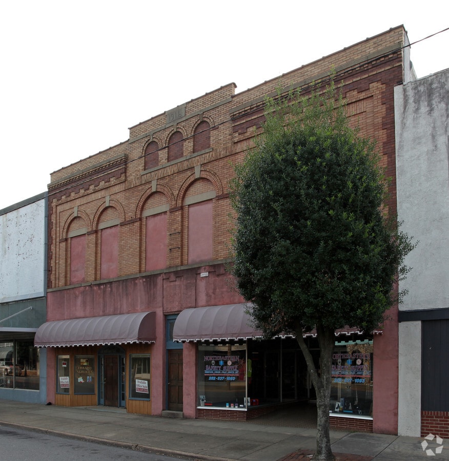 10321034 Roanoke Ave, Roanoke Rapids, NC 27870