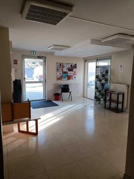 175 Boulevard De L'Industrie, Trévoux for lease - Lobby - Image 3 of 11