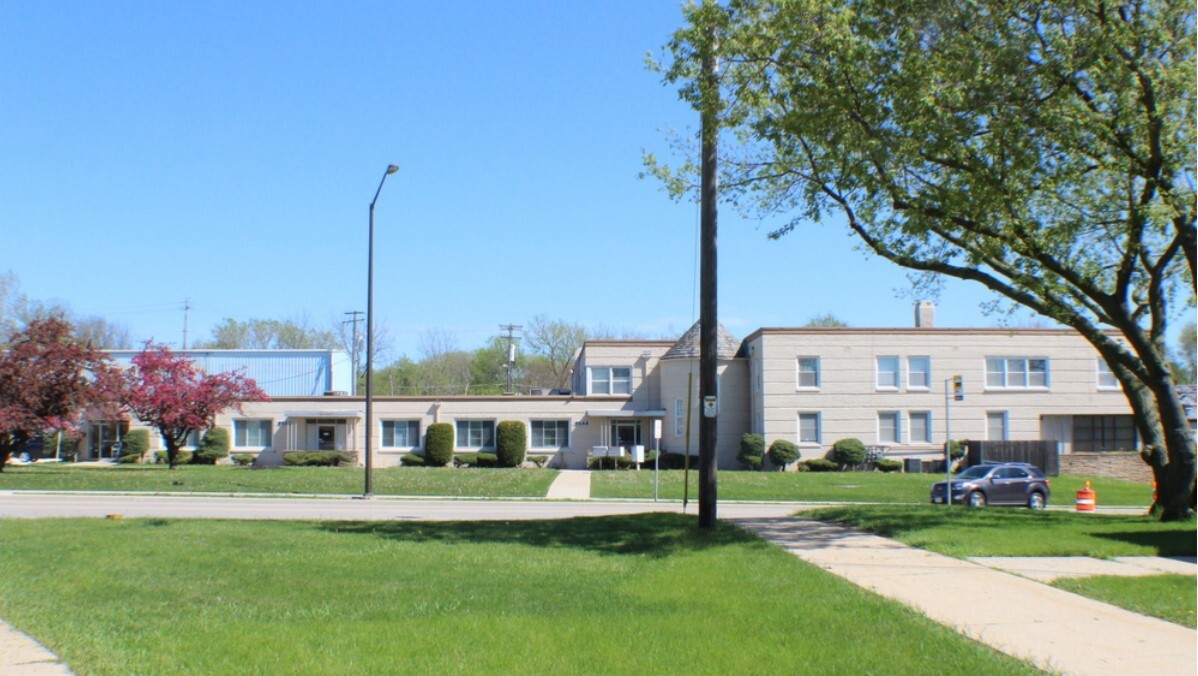 8530-8556 W National Ave, West Allis, WI for sale Building Photo- Image 1 of 1