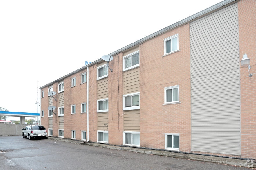 20539-20541 Southfield Fwy, Detroit, MI for sale - Building Photo - Image 2 of 20