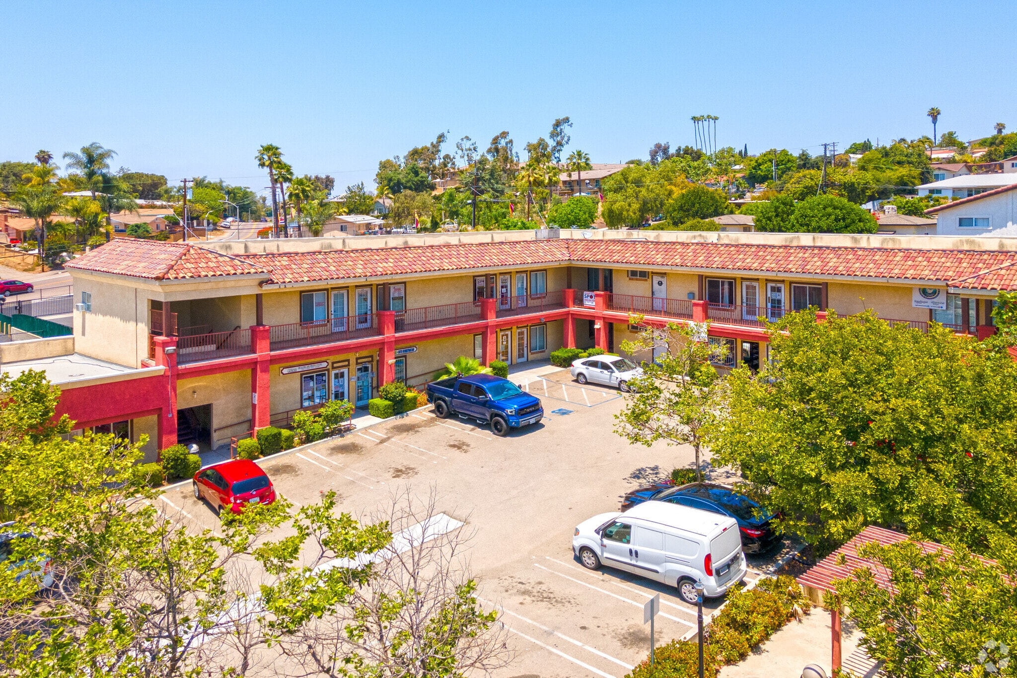 830 E Vista Way, Vista, CA for lease Building Photo- Image 1 of 6