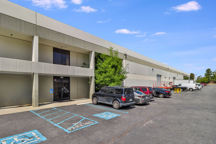 10951 Pendleton St, Sun Valley, CA for lease - Building Photo - Image 1 of 13