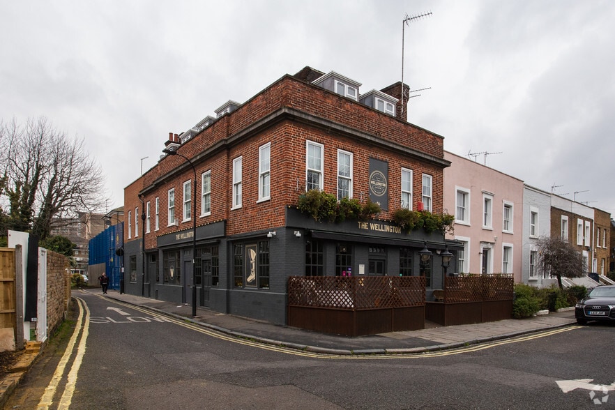 56 Haldane Rd, London for sale - Primary Photo - Image 1 of 1