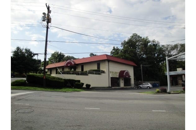 2502 Broadway Ave SW, Roanoke, VA for sale - Primary Photo - Image 1 of 1