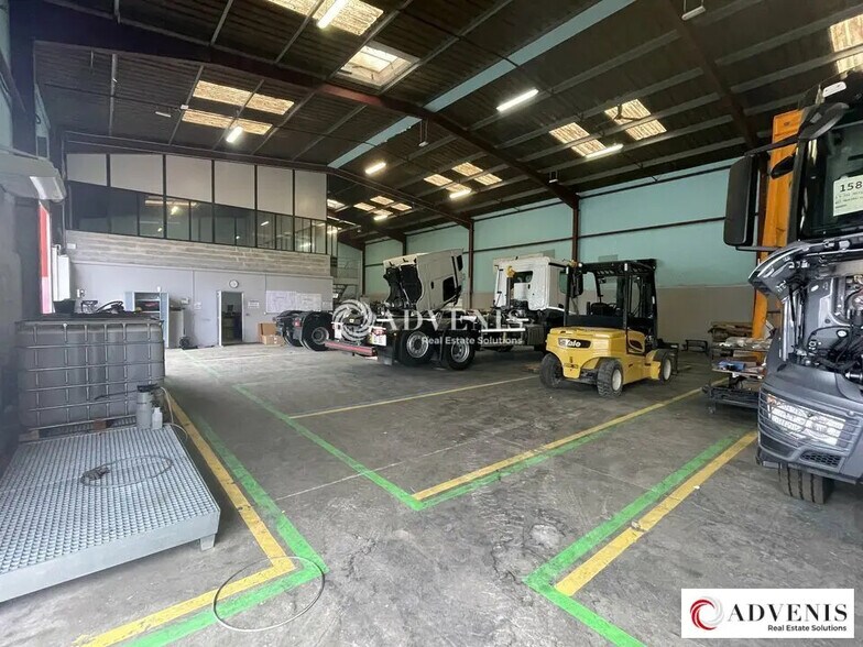 Flex in Blanquefort for lease - Interior Photo - Image 2 of 8