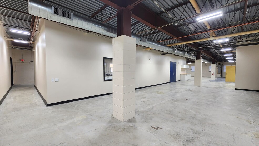 2701-2725 E Tioga St, Philadelphia, PA for lease - Building Photo - Image 3 of 8