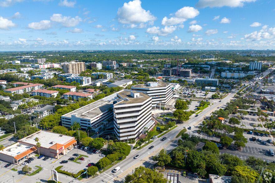 11900 Biscayne Blvd, North Miami, FL for lease - Building Photo - Image 3 of 7