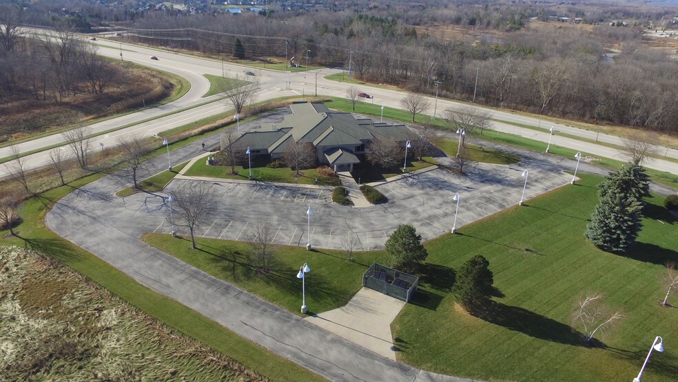 2260 Bay Settlement Rd, Green Bay, WI for sale - Primary Photo - Image 1 of 1