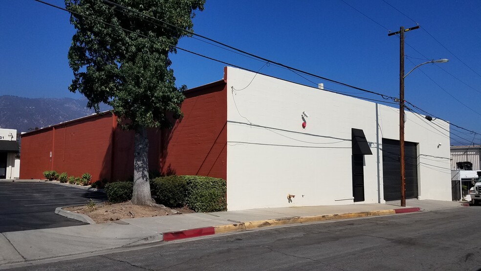 2830 E Foothill Blvd, Pasadena, CA for lease - Building Photo - Image 3 of 4