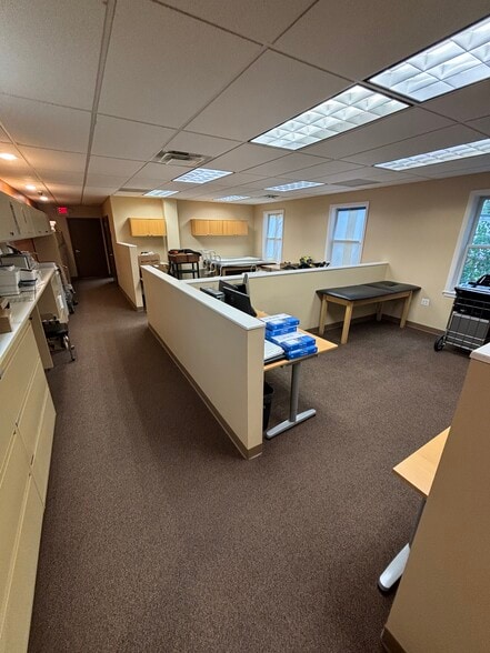 15 Newark Ave, Belleville, NJ for lease - Interior Photo - Image 1 of 8