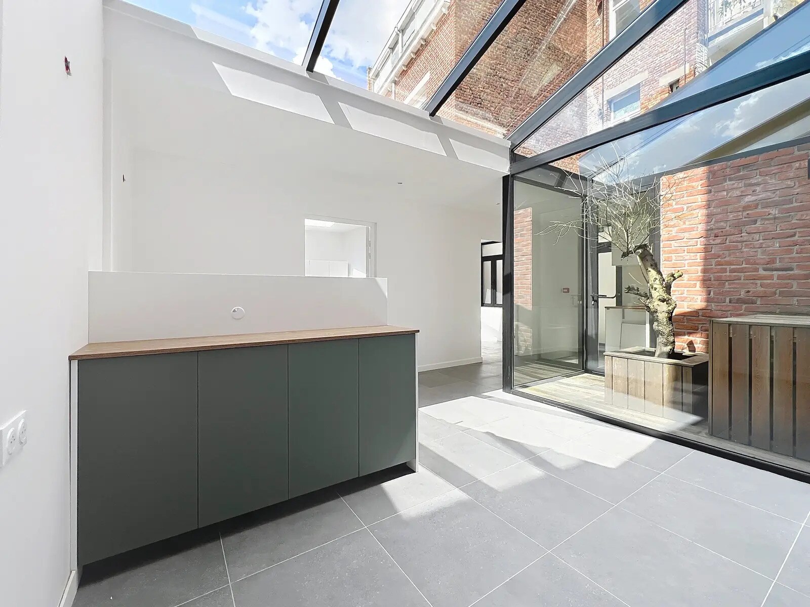 Office in La Madeleine for lease Interior Photo- Image 1 of 10