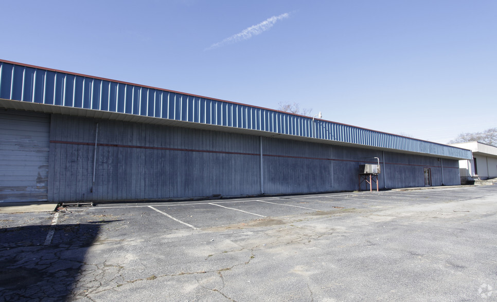 807 Liberty Dr, Easley, SC for lease - Building Photo - Image 2 of 2