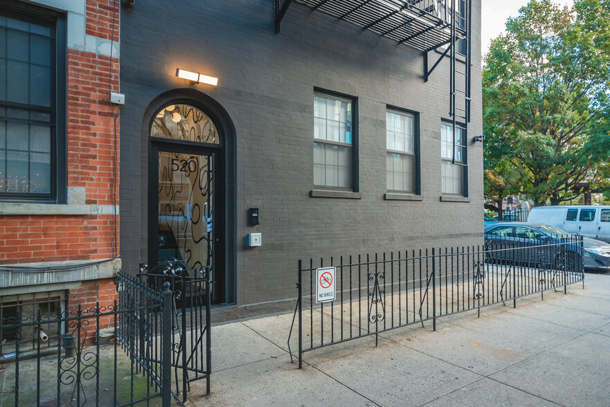 520 Union Ave, Brooklyn, NY for sale - Building Photo - Image 2 of 20