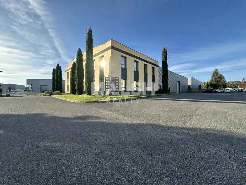 Office in Arnas for lease - Building Photo - Image 1 of 25