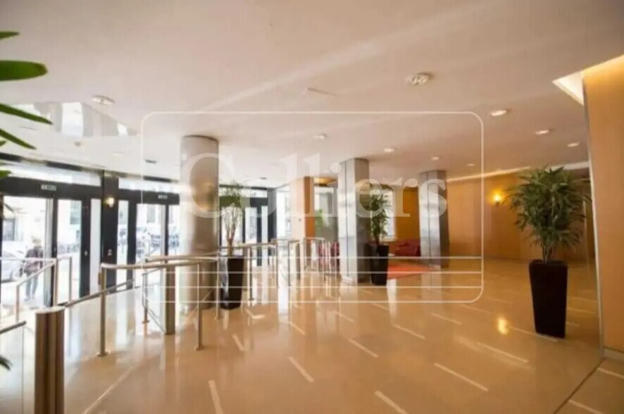 137 Rue De L'Universite, Paris for lease - Lobby - Image 3 of 5