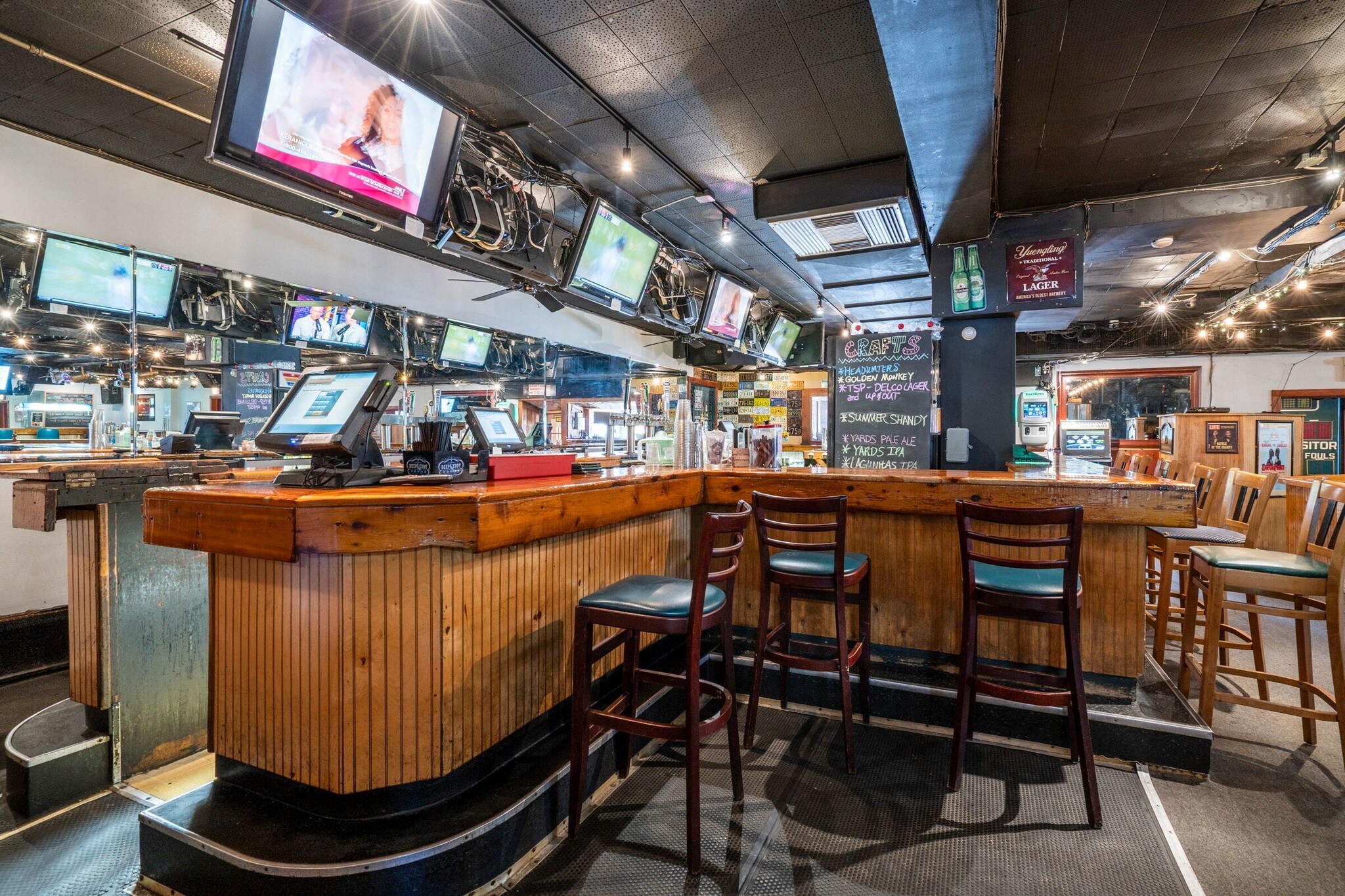 1006 Macdade Blvd, Folsom, PA 19033 Tom 'N Jerry's Sports Bar