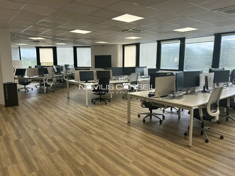 Office in Toulouse for lease - Interior Photo - Image 1 of 7