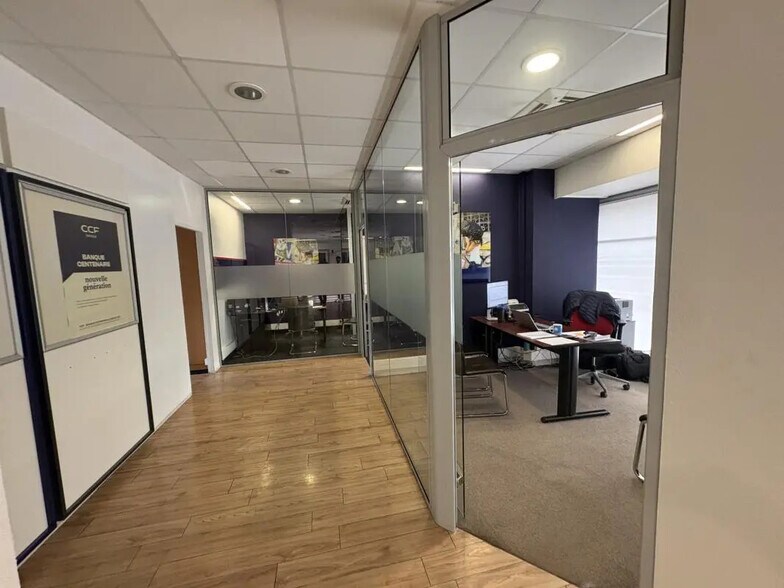 Retail in Marseille for lease - Building Photo - Image 3 of 15