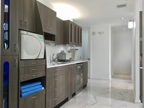 1805 Ponce de Leon Blvd, Coral Gables, FL for lease Interior Photo- Image 2 of 8