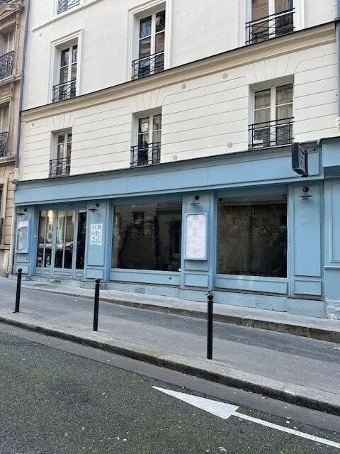 Retail in Paris for lease Building Photo- Image 1 of 11