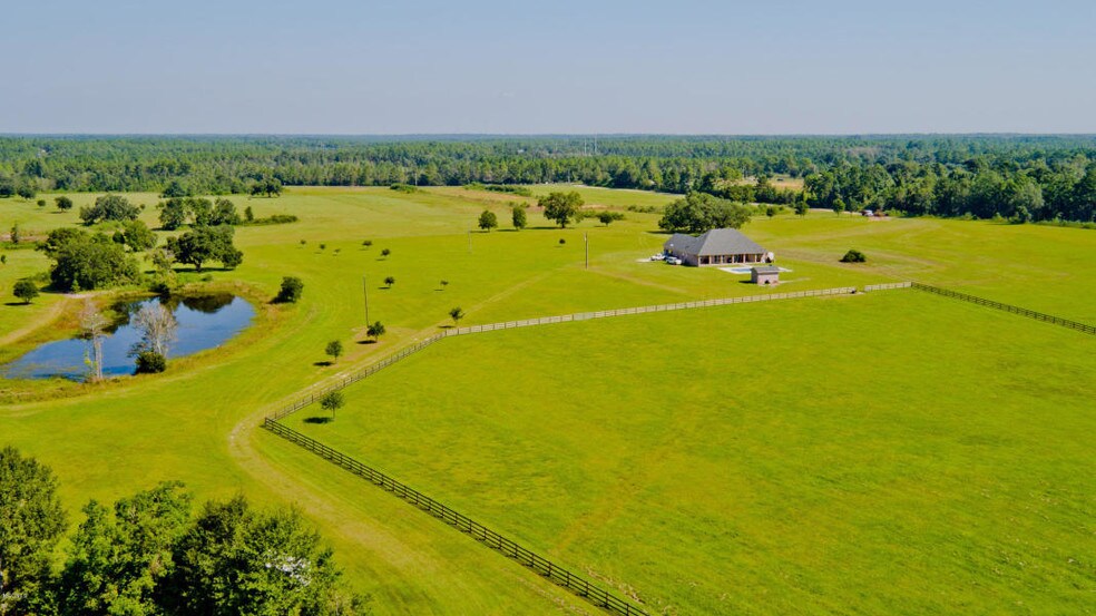 8465 Kiln Delisle Rd, Pass Christian, MS 39571