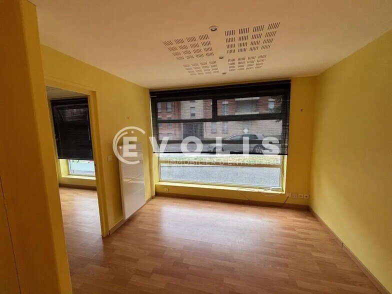 Office in Amiens for lease - Interior Photo - Image 3 of 6