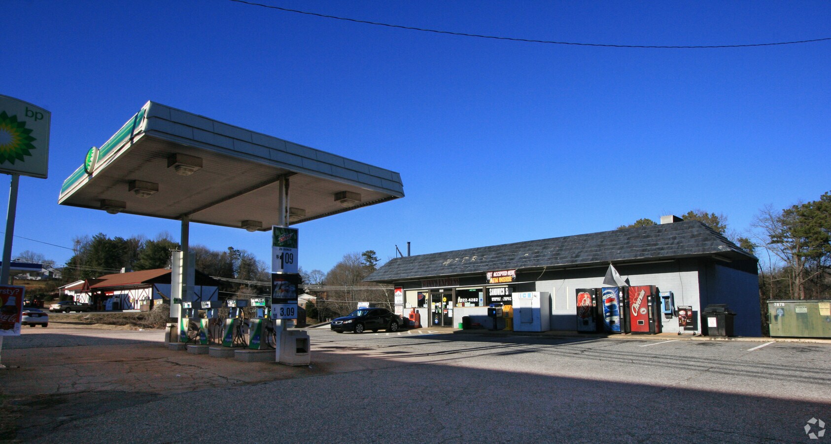 1050 Old Lenoir Rd, Hickory, NC 28601