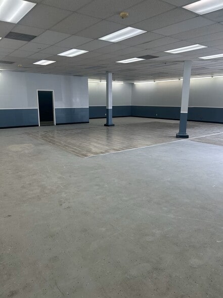 300 W Manchester Blvd, Inglewood, CA for lease - Interior Photo - Image 2 of 4