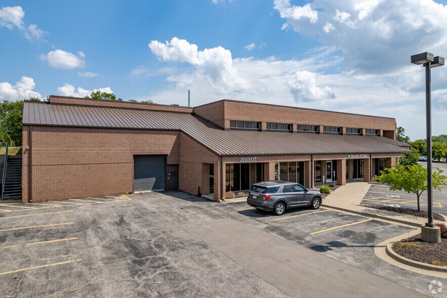 255 NW Blue Pky, Lee's Summit, MO for lease - Building Photo - Image 3 of 16