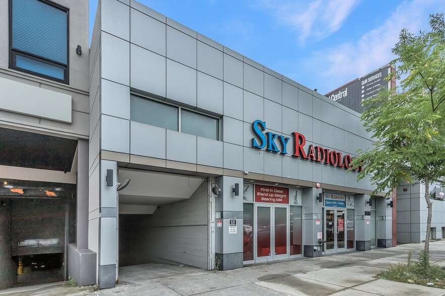 Northern Boulevard Bayside portfolio of 3 properties for sale on LoopNet.com - Building Photo - Image 2 of 34