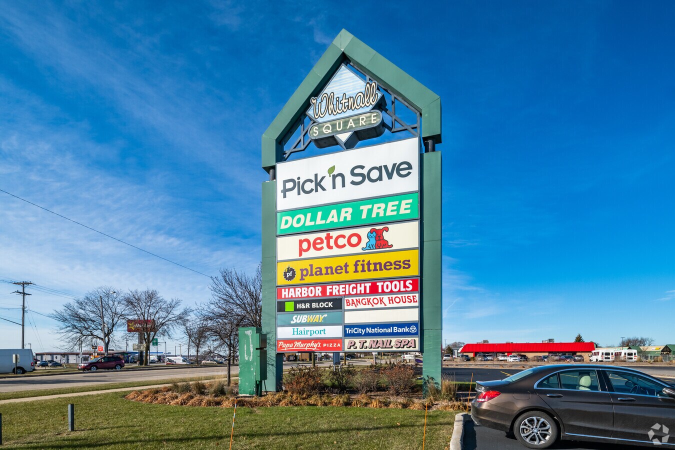 4698 S Whitnall Ave, Saint Francis, WI 53235