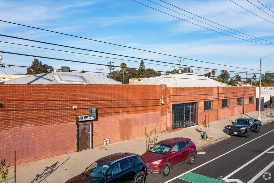 5645 W Adams Blvd, Los Angeles, CA for sale - Primary Photo - Image 1 of 1