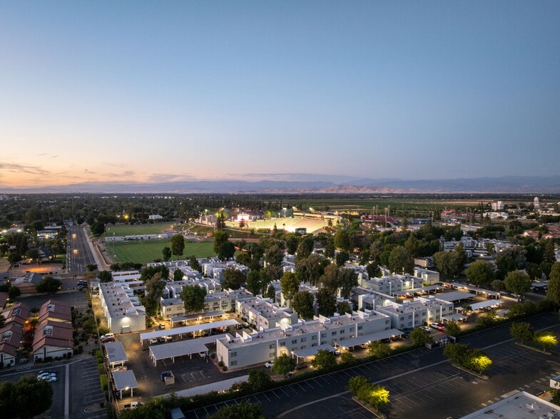 1577 E Bulldog Ln, Fresno, CA for sale - Building Photo - Image 2 of 20