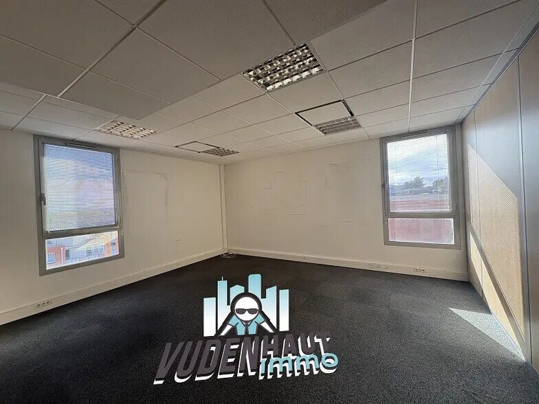 Office in Toulouse for lease - Interior Photo - Image 2 of 18