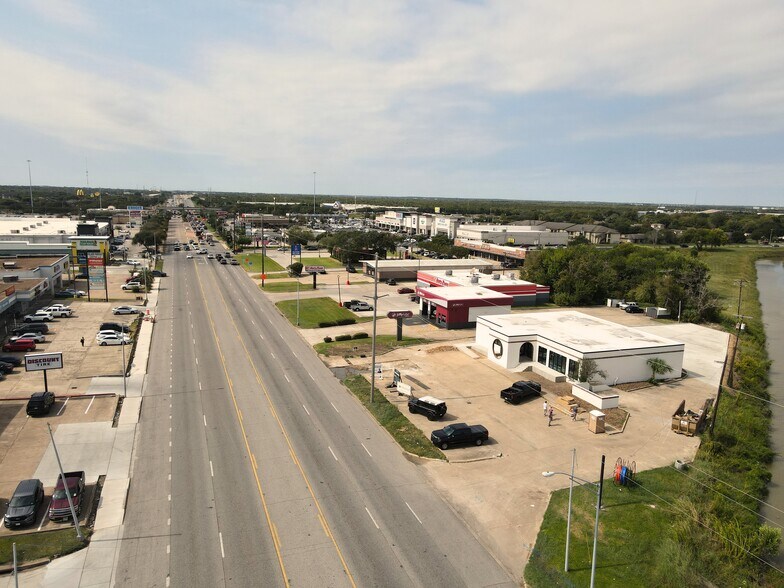 3310 Palmer Hwy, Texas City, TX for lease - Building Photo - Image 3 of 5