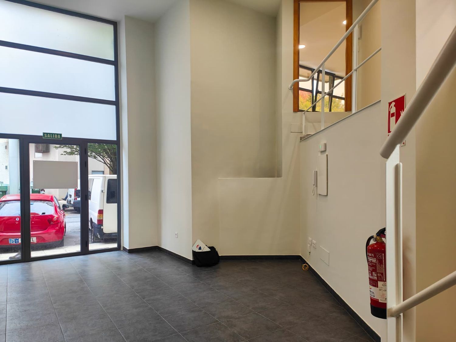 Retail in Vigo, Pontevedra for lease Interior Photo- Image 1 of 15