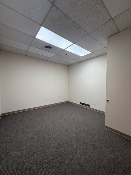 1-208 Azar Ct, Arbutus, MD for lease - Building Photo - Image 3 of 13