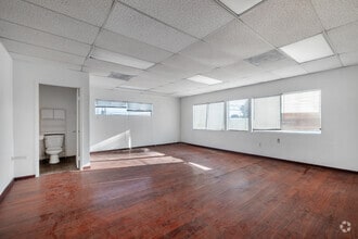 1241 S Fairfax Ave, Los Angeles, CA for lease Interior Photo- Image 1 of 5