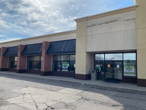 40775-40821 Garfield Rd, Clinton Township, MI for lease Building Photo- Image 1 of 6