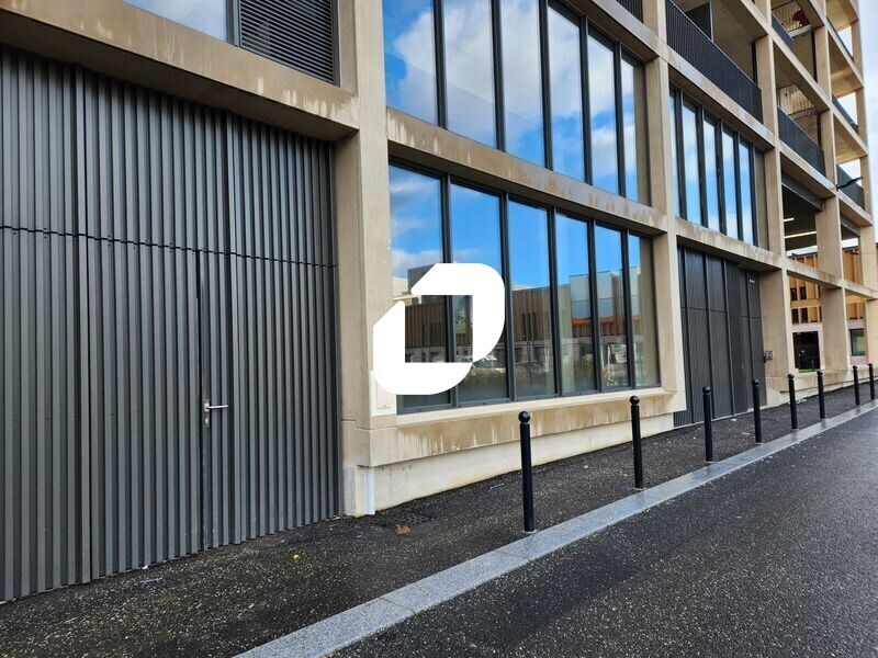 Flex in Bordeaux for sale Building Photo- Image 1 of 21